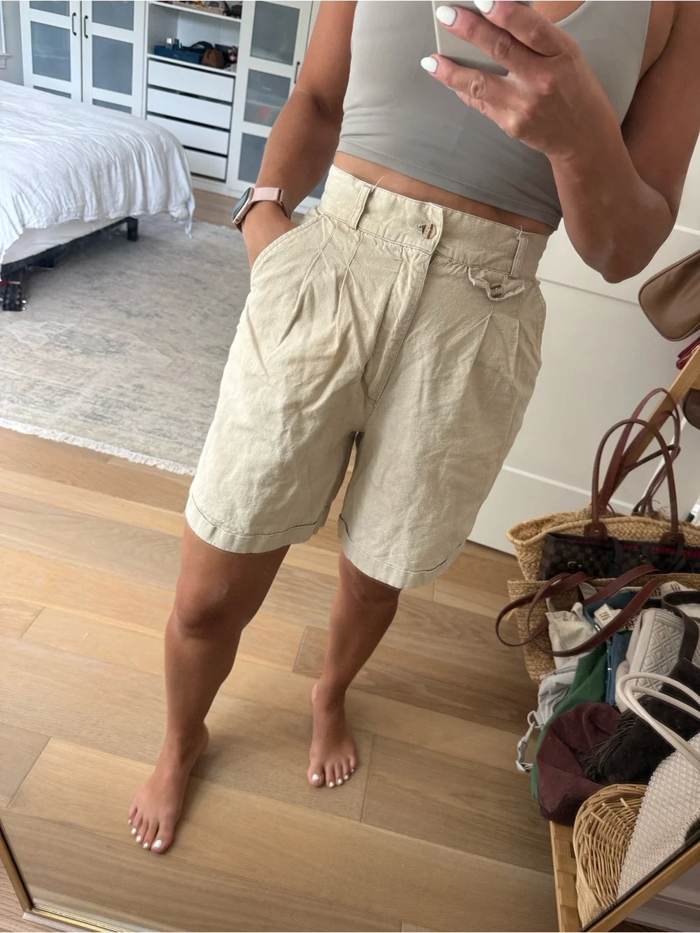 Beige Woman’s butter mom 90s high waist Pleated kahki Bermuda long Shorts - Picture 1 of 6